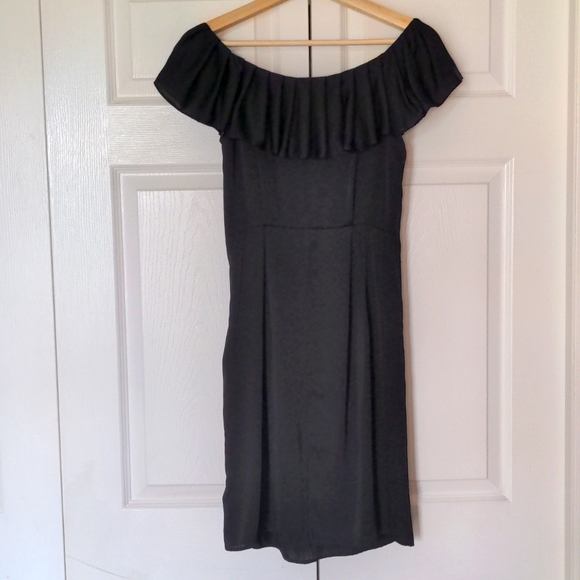 Silk Ruffle Neck Black Dress Banana Republic - Picture 6 of 8